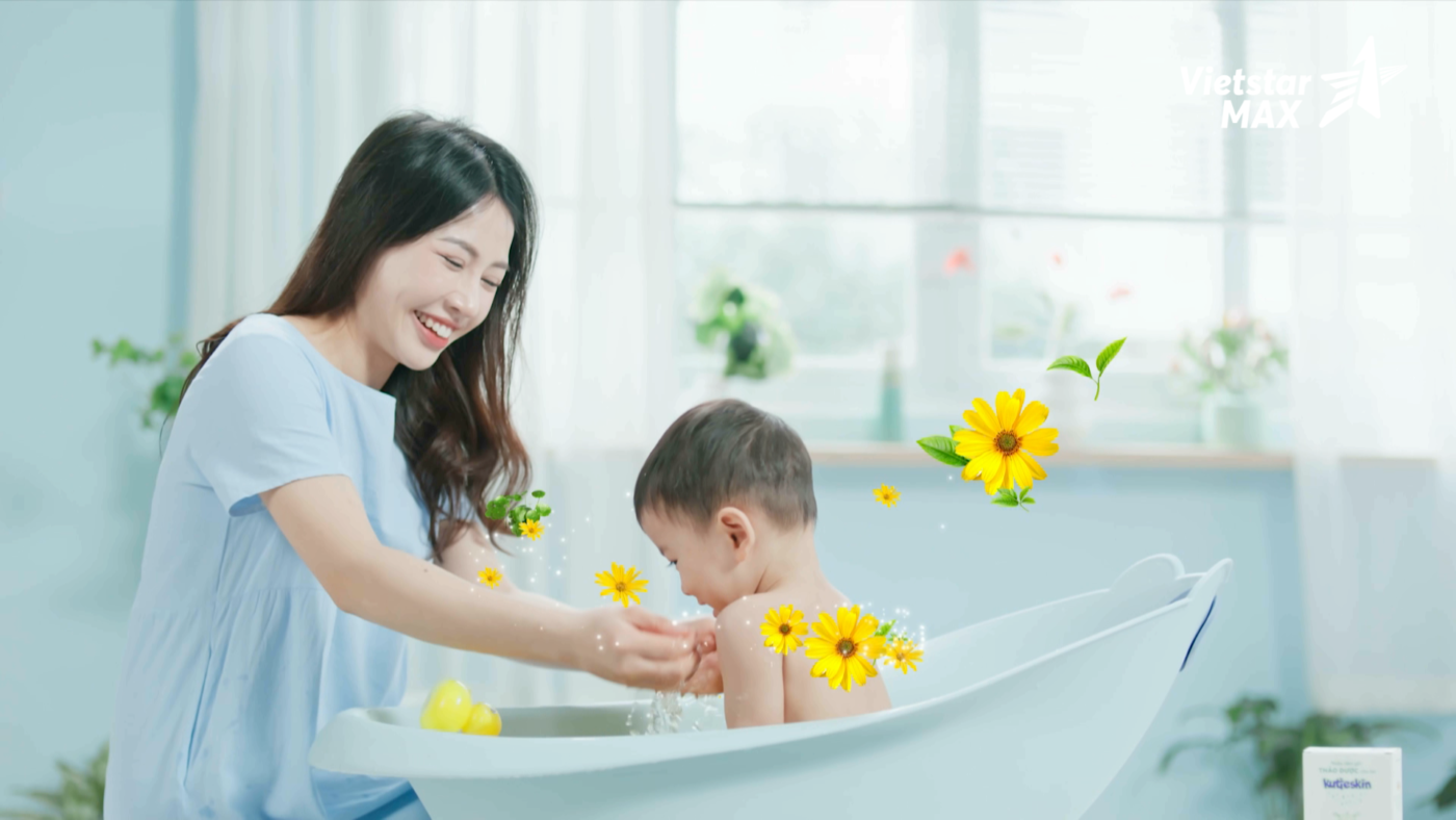 TVC quảng cáo – Kutieskin – Hành trình chăm sóc làn da bé với sự góp mặt của Hoa hậu Đỗ Mỹ Linh và Vietstarmax 